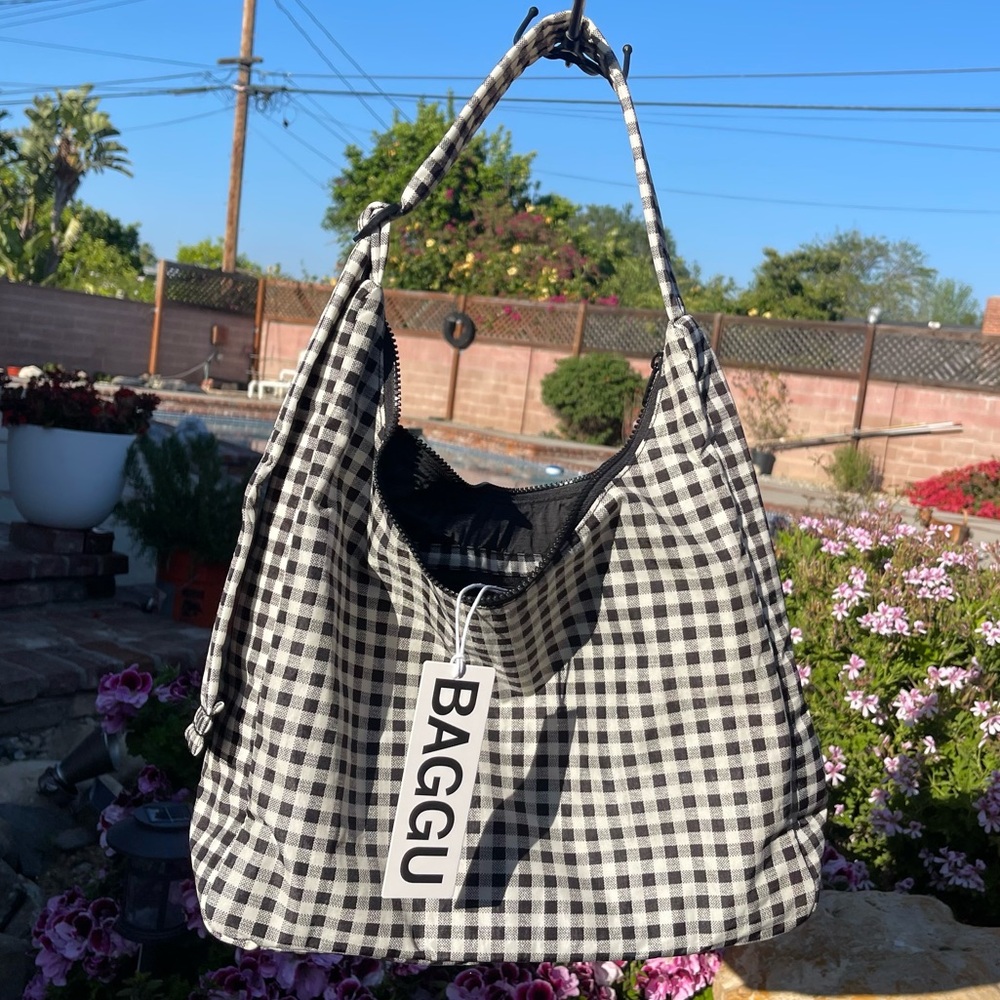 NWT Baggu Gingham Medium Shoulder Bag